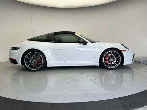 Certified 2021 Porsche 911 Targa 4S AWD/4WD image 32