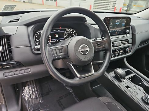 Certified 2023 Nissan Pathfinder S image 25