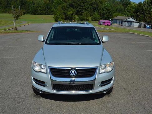 Used 2009 Volkswagen Touareg VR6 image 9