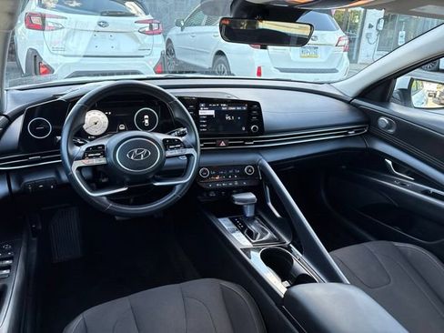 Used 2021 Hyundai Elantra SEL w/ Convenience Package FWD image 11
