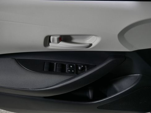 Used 2023 Toyota Corolla LE image 19