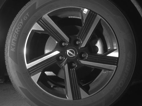 Used 2025 Nissan Sentra SV image 13