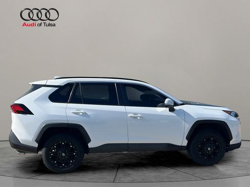 Used 2020 Toyota RAV4 XLE w/ Convenience Package AWD/4WD image 8