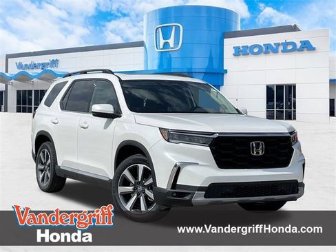 New 2025 Honda Pilot Touring image 1