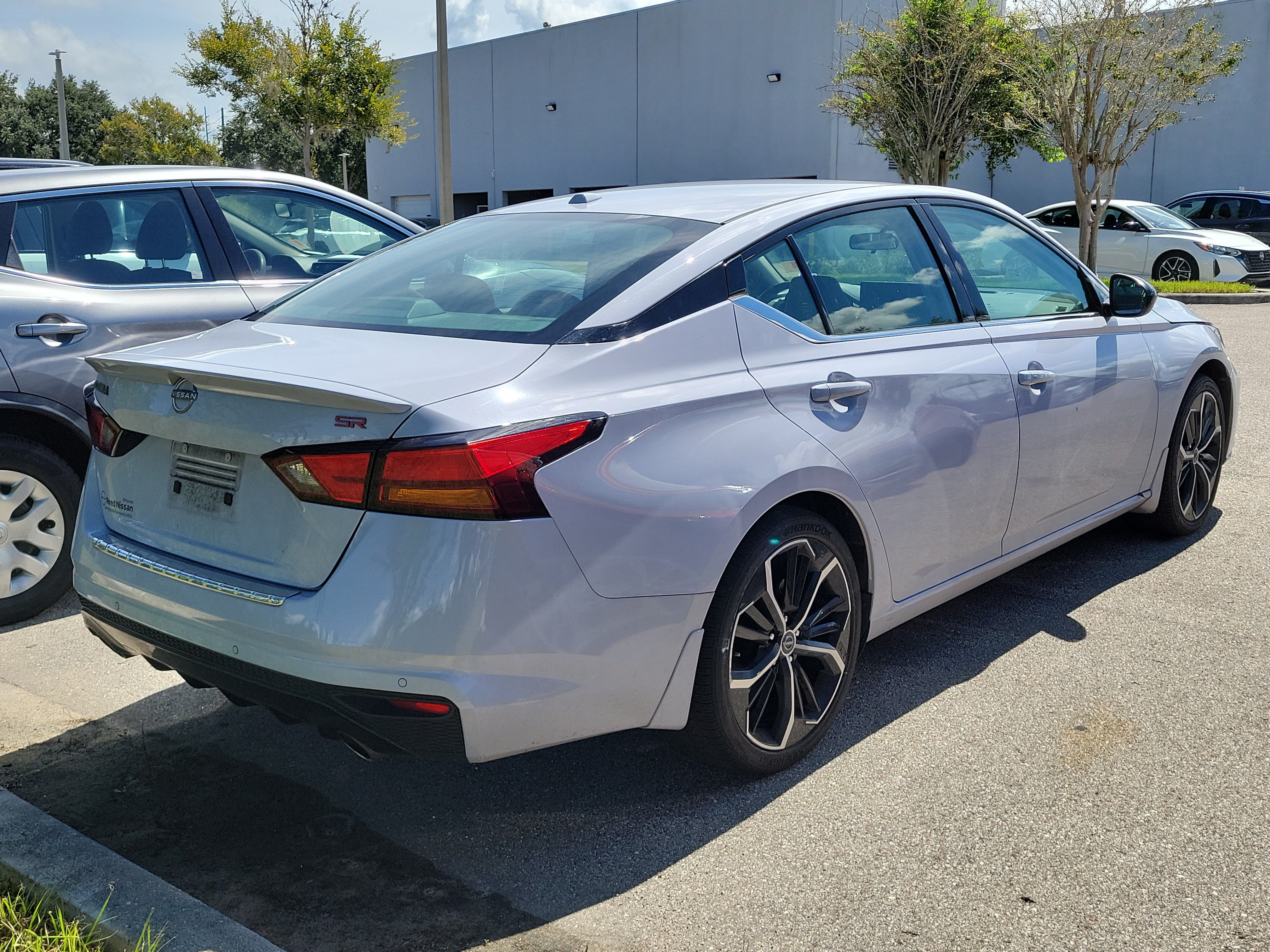 Certified 2024 Nissan Altima 2.5 SR w/ SR Premium Package FWD image 3