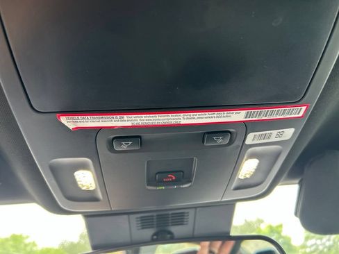 Used 2025 Toyota Camry SE FWD image 5
