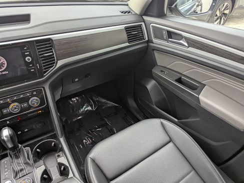 Certified 2023 Volkswagen Atlas SE w/ Panoramic Sunroof Package AWD/4WD image 15