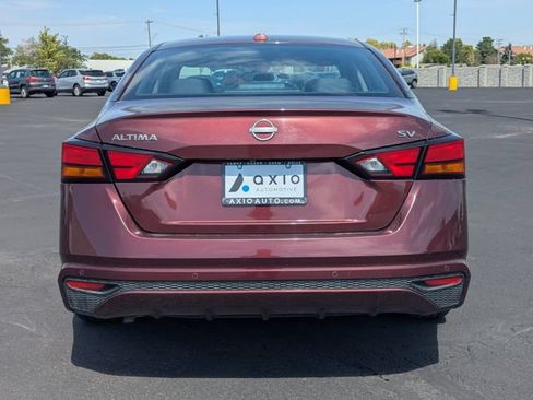Used 2024 Nissan Altima 2.5 SV FWD image 6