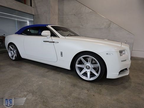 Used 2020 Rolls-Royce Dawn image 49