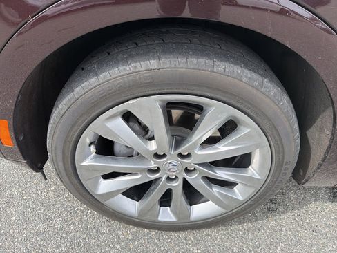 Used 2023 Buick Envision Avenir image 11