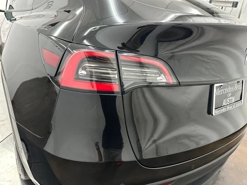 Used 2021 Tesla Model Y Long Range AWD/4WD image 11