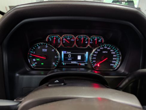 Used 2018 GMC Sierra 1500 SLT AWD/4WD image 9