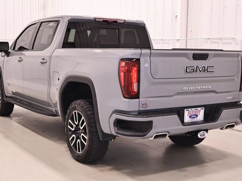 Used 2024 GMC Sierra 1500 AT4 w/ Technology Package AWD/4WD image 8