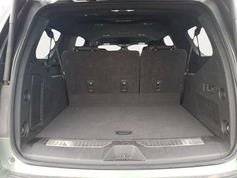 Used 2023 Chevrolet Suburban Premier AWD/4WD image 24