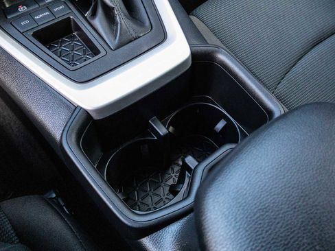 Used 2025 Toyota RAV4 LE image 21