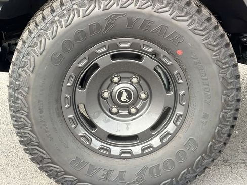 New 2025 Ford Bronco Big Bend w/ Black Diamond Package image 14