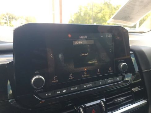 Used 2022 Nissan Pathfinder SV FWD image 20