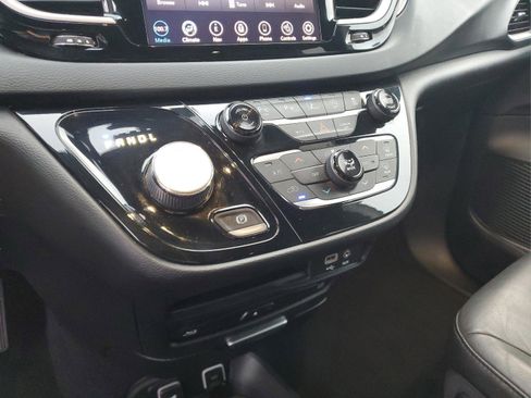 Certified 2020 Chrysler Pacifica Touring-L Plus w/ Advanced Safetytec Group image 22