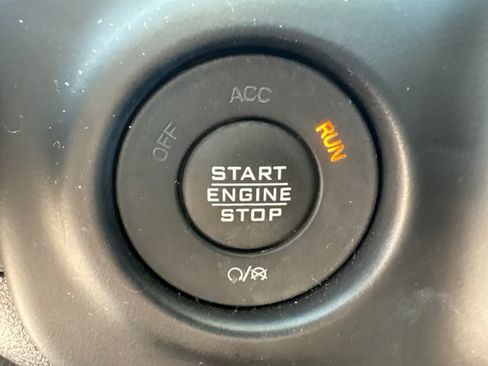 Used 2023 Jeep Wrangler Unlimited Sahara AWD/4WD image 29