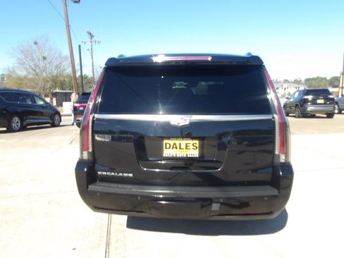 Used 2016 Cadillac Escalade ESV Platinum image 12