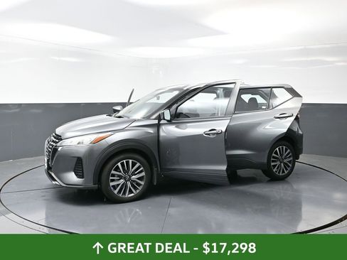 Used 2024 Nissan Kicks SV image 58