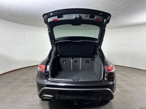 Certified 2023 Porsche Macan AWD/4WD image 22