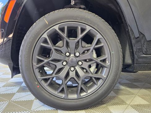 New 2025 Jeep Grand Cherokee L Summit w/ Obsidian Package AWD/4WD image 5