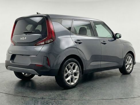 Used 2025 Kia Soul LX w/ LX Technology Package FWD image 9