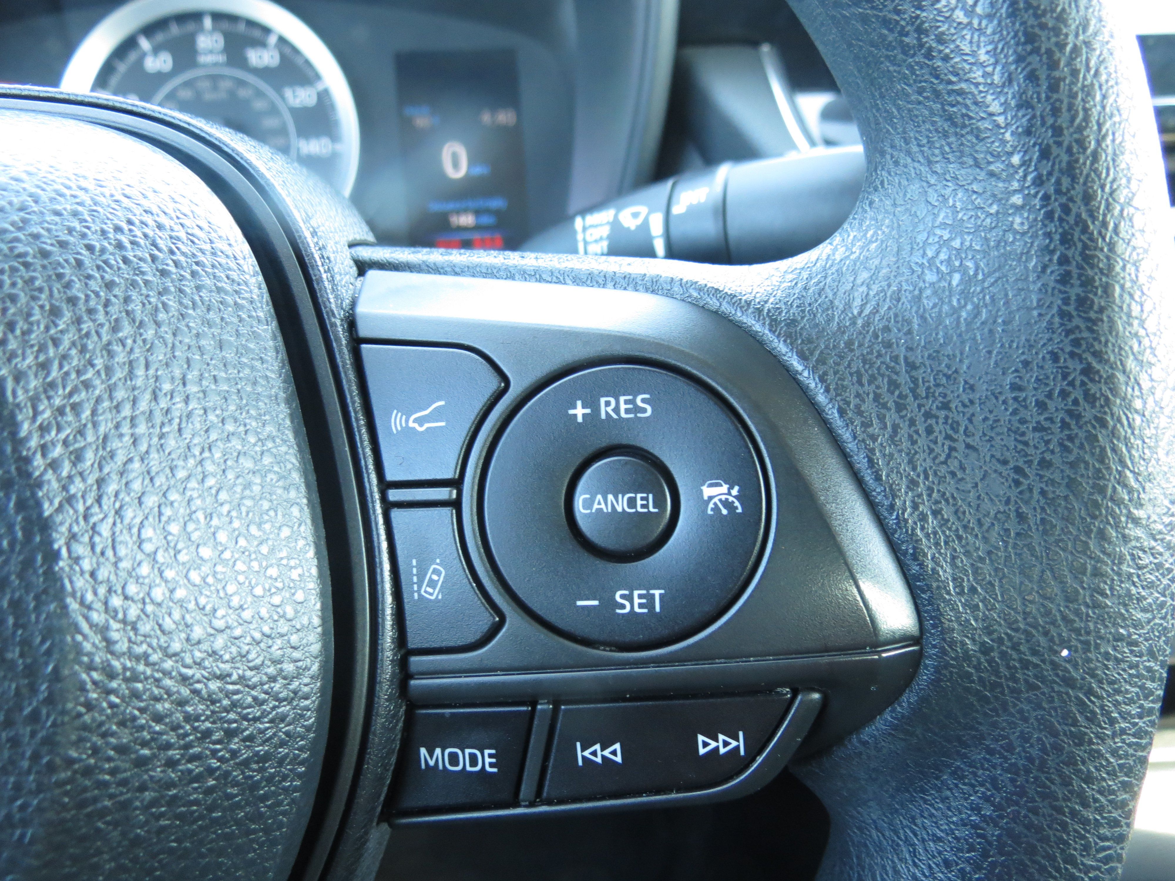 Used 2020 Toyota Corolla LE FWD image 15