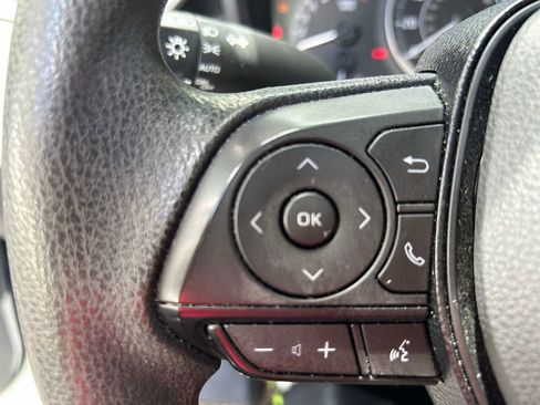 Used 2021 Toyota Corolla LE FWD image 7
