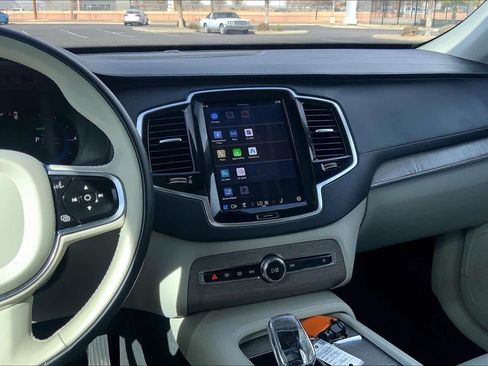 Used 2023 Volvo XC90 T8 Ultimate w/ Lounge Package image 7