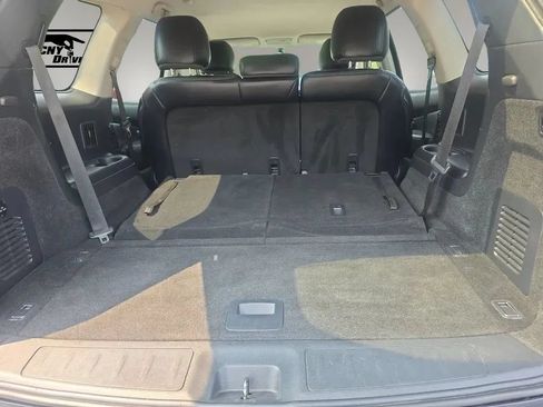 Used 2019 Nissan Pathfinder SL AWD/4WD image 11