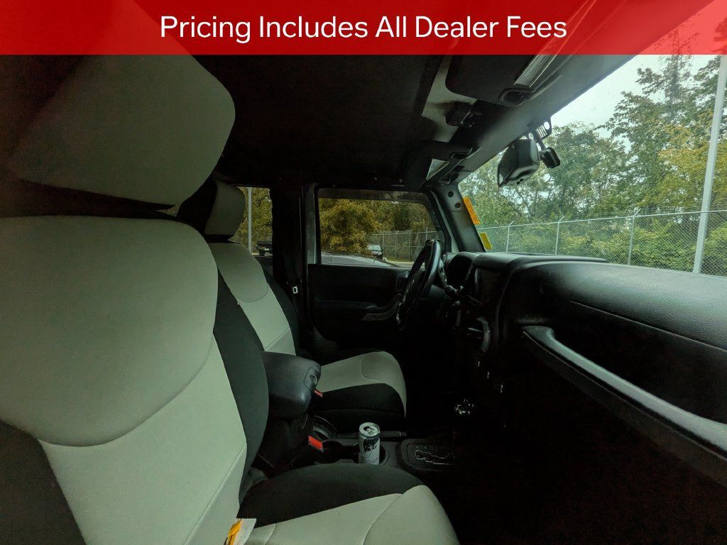 Used 2015 Jeep Wrangler Sport w/ Quick Order Package 24S AWD/4WD image 9