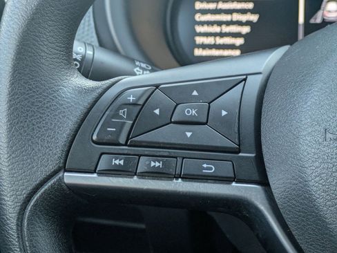 Used 2023 Nissan Kicks SV image 14