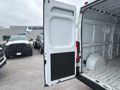 Used 2025 RAM ProMaster 2500 w/ Convenience Group FWD image 23