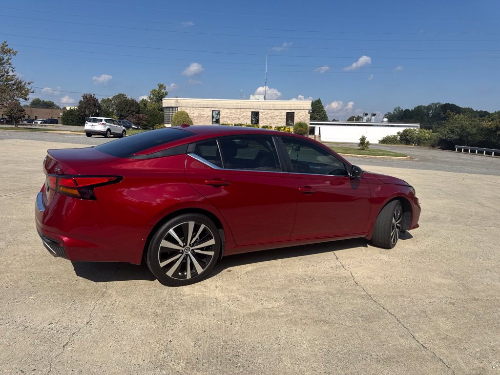 Used 2021 Nissan Altima 2.5 SR w/ SR Premium Package FWD image 14