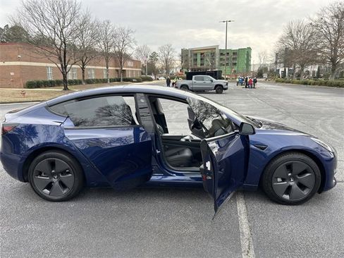 Used 2023 Tesla Model 3 Standard Range image 24
