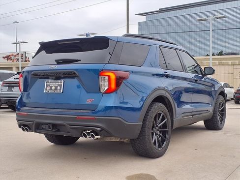 Used 2020 Ford Explorer ST w/ ST Street Pack image 8