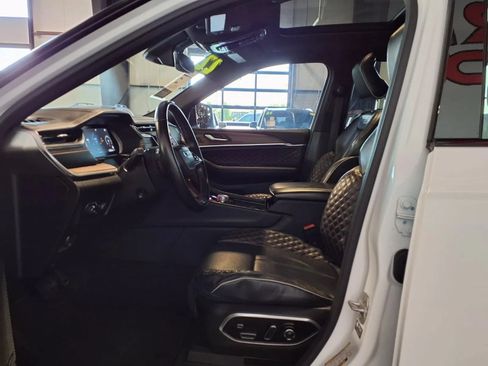 Used 2022 Jeep Grand Cherokee L Summit w/ Luxury Tech Group V AWD/4WD image 20
