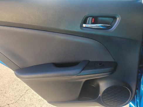 Used 2022 Toyota Prius L Eco image 16