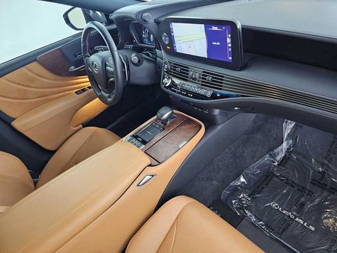 Certified 2021 Lexus LS 500 w/ Accessory Package (Z1) RWD image 11