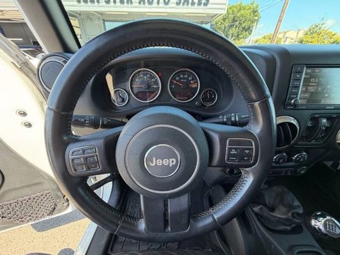 Used 2016 Jeep Wrangler Unlimited Sahara AWD/4WD image 8