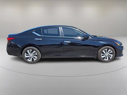 Used 2022 Nissan Altima 2.5 S FWD image 12