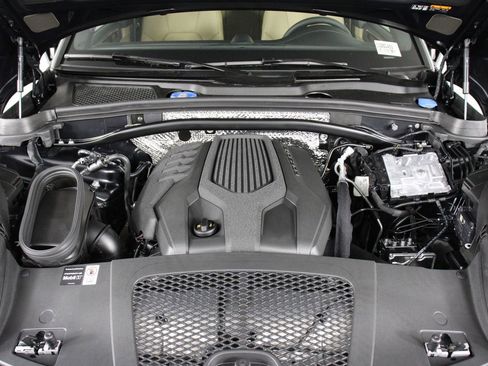 New 2026 Porsche Macan image 20