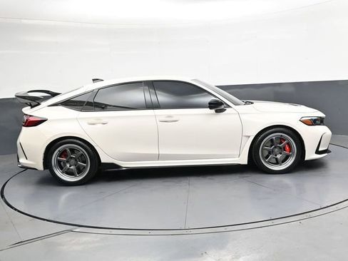 Used 2025 Honda Civic Type R image 3