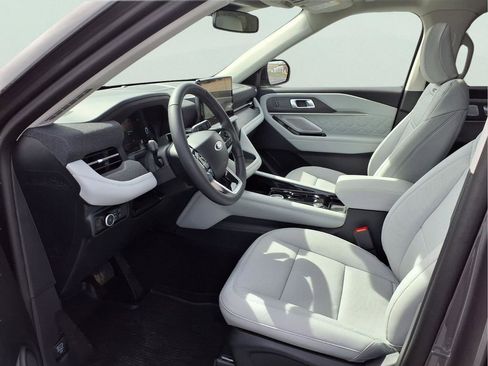 New 2026 Ford Explorer Platinum AWD/4WD image 19