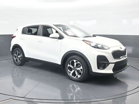 Used 2022 Kia Sportage LX image 8