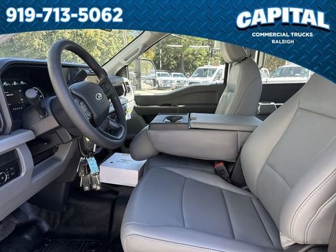 New 2026 Ford F250 XL w/ XL Chrome Package image 19