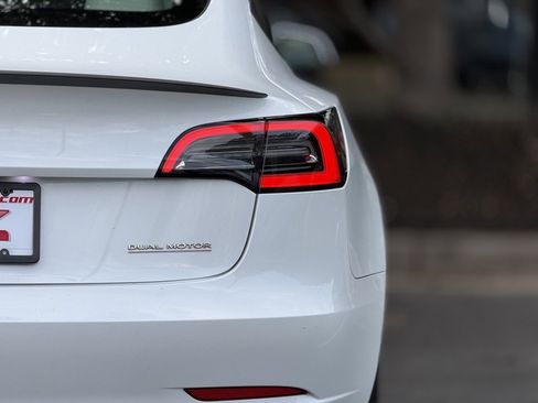 Used 2023 Tesla Model 3 Performance image 16