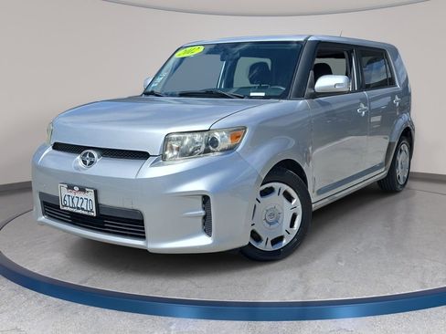 Used 2012 Scion xB FWD image 1